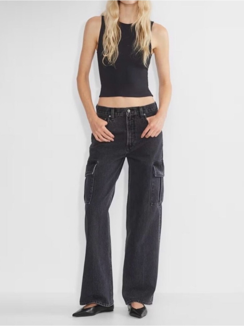 Aritzia Denim Forum The '90s Edie Lo-Rise Cargo Jean Black Size 25